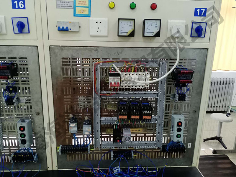 線路連接操作臺
